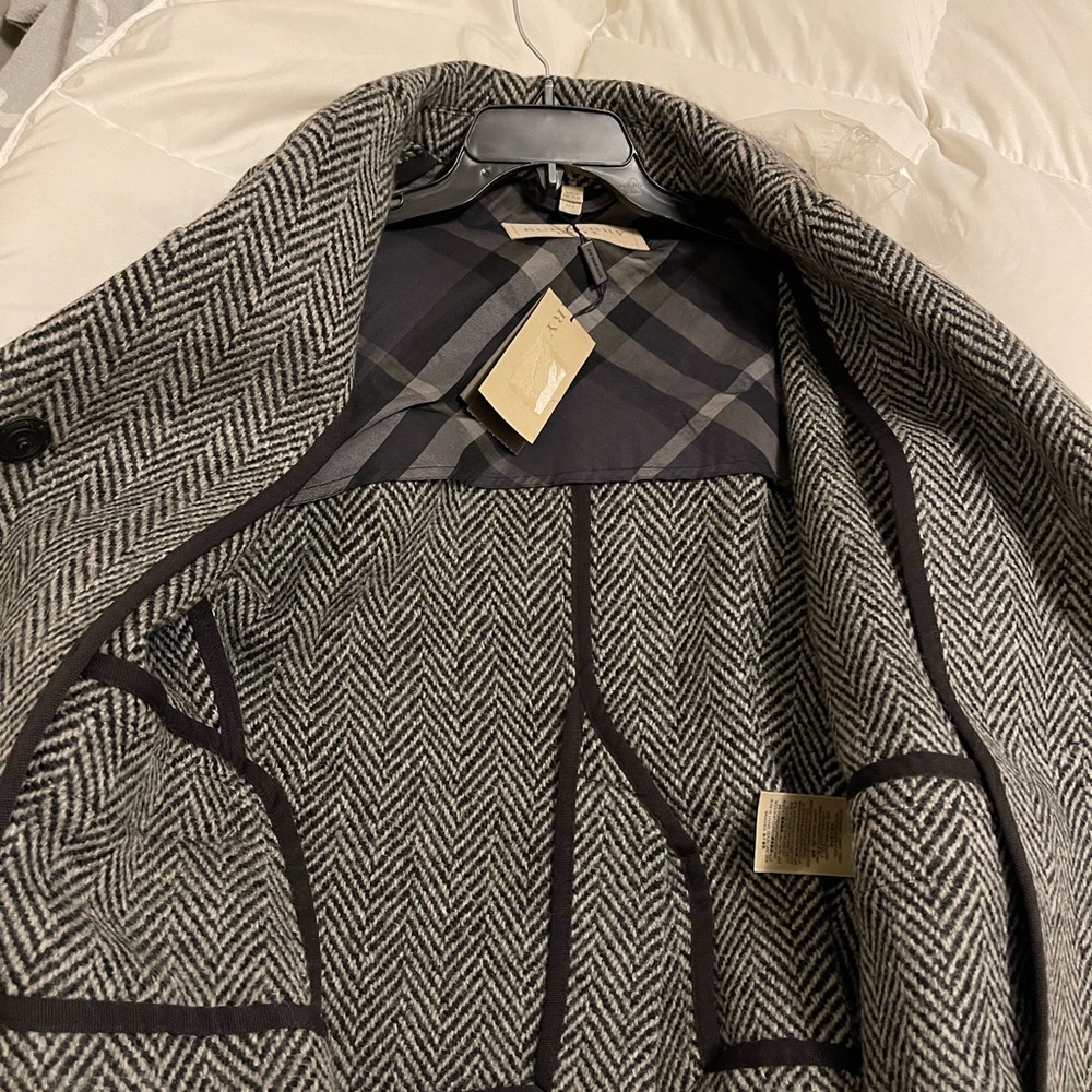 Burberry women‘s wool jacket - Picture 9 of 12